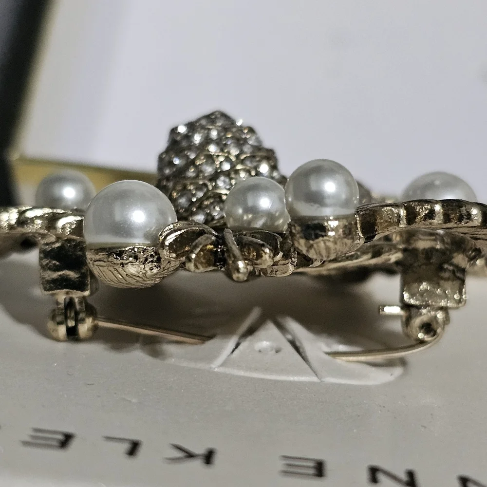 NWT Anne Klein Pine Cone Brooch Pin Pearls